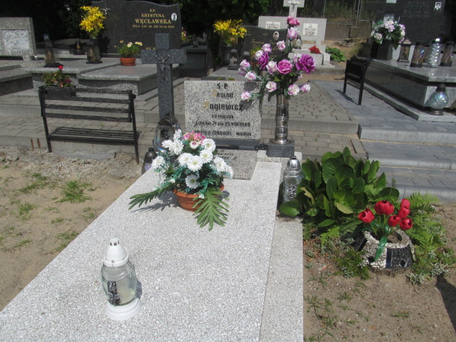 Grób REGINA ROGIEWICZ